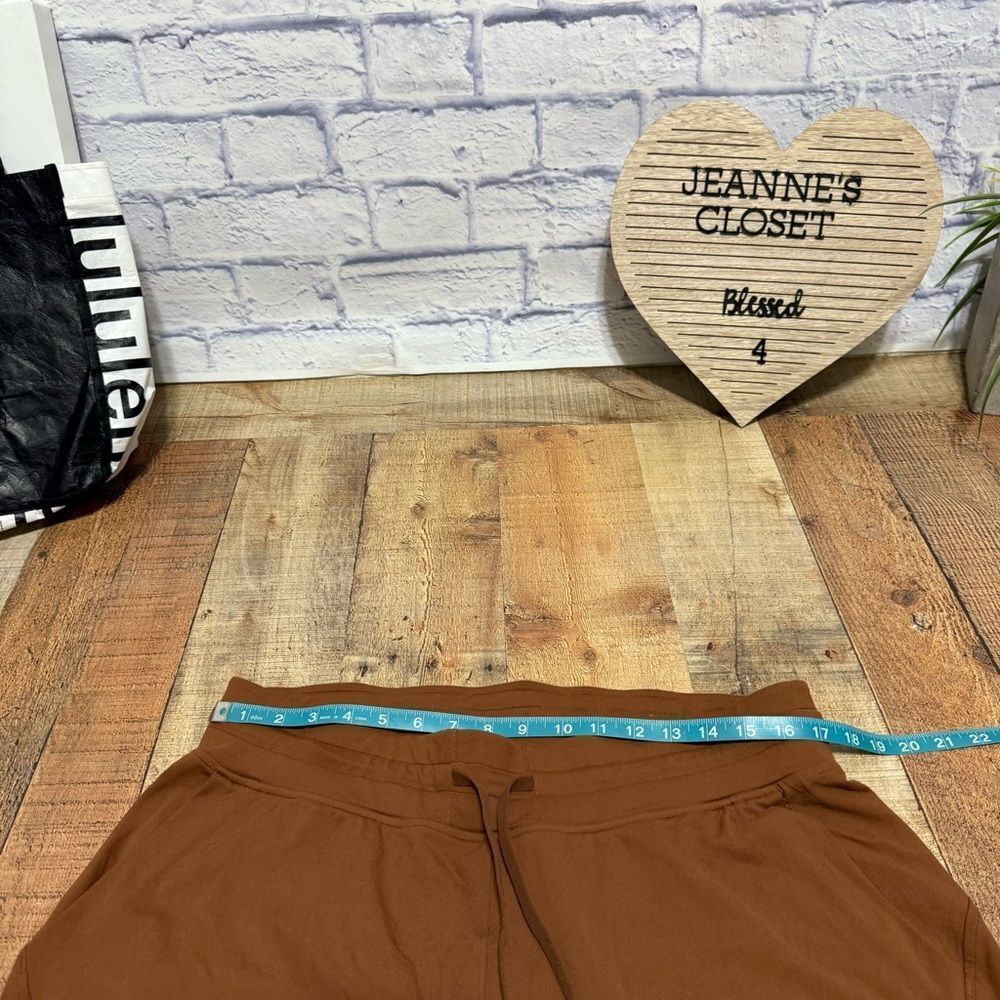 Lululemon Ready to Rulu High-Rise Jogger
Roasted Brown

Size 14 - Picture 12 of 15